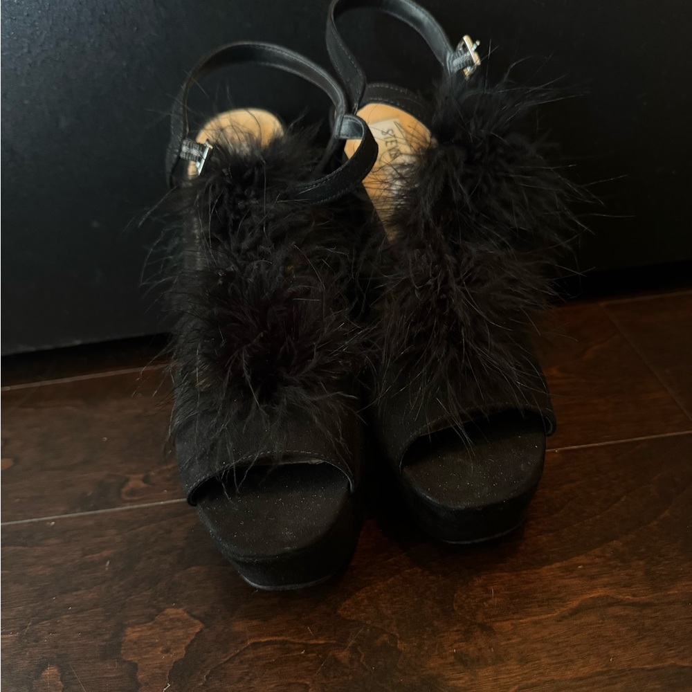 Steve Madden Black Feathered Platform Sandals